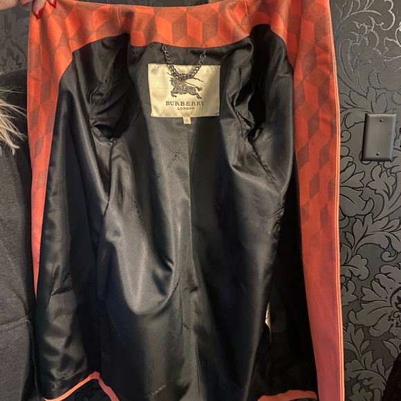 Burberry coat - Picture 9 of 9